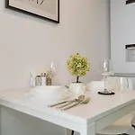 Plaza Cozy Exigent Lujerului - Free Private Parking 부쿠레슈티